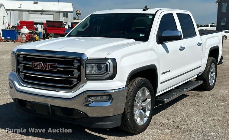 2017 GMC Sierra 1500 SLT Crew Cab pickup truck - EK8304