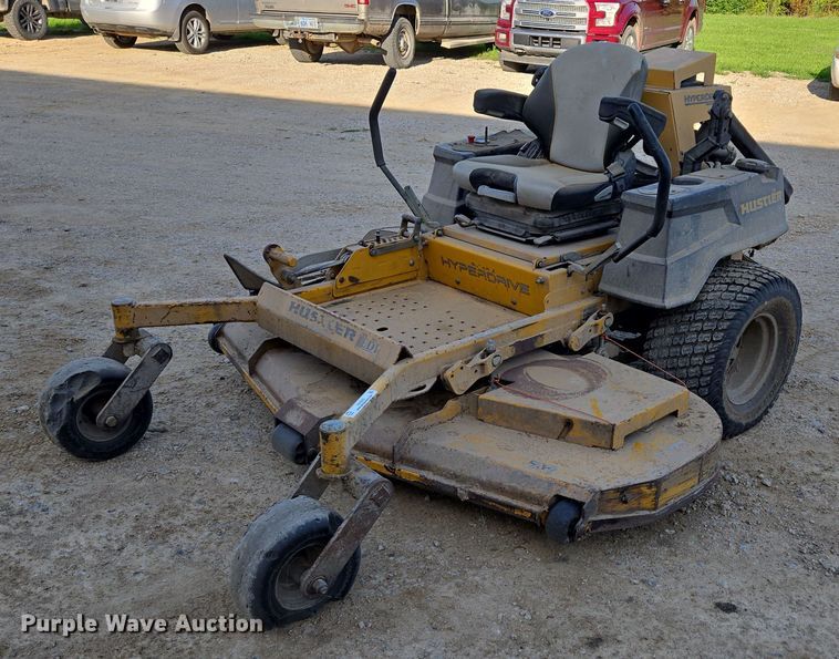 2018 Hustler 937037 ZTR lawn mower - EN3923