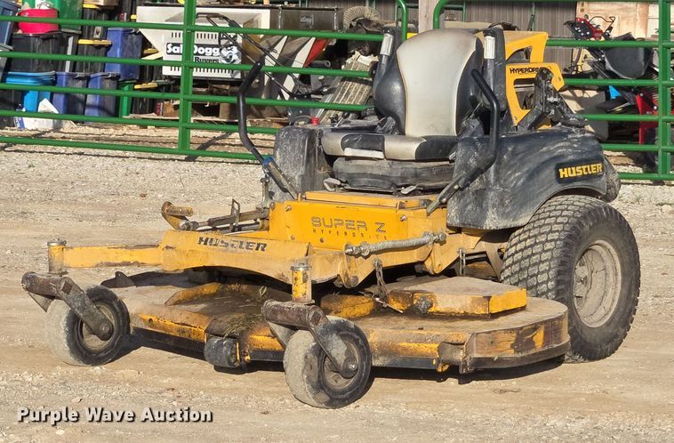 2015 Hustler 934349 ZTR lawn mower - EN3924