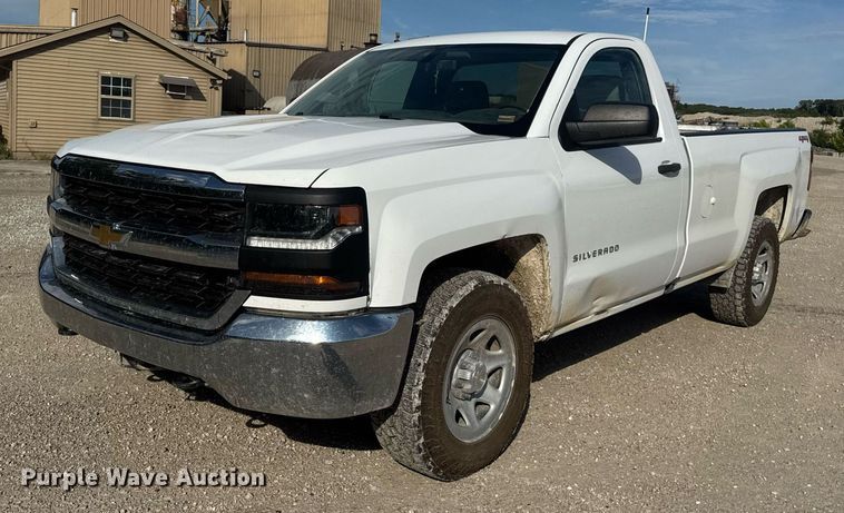 2018 Chevrolet Silverado 1500 pickup truck - EN4619