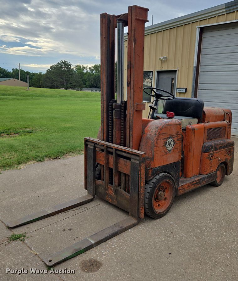 Allis-Chalmers FT 80 forklift - EN8204