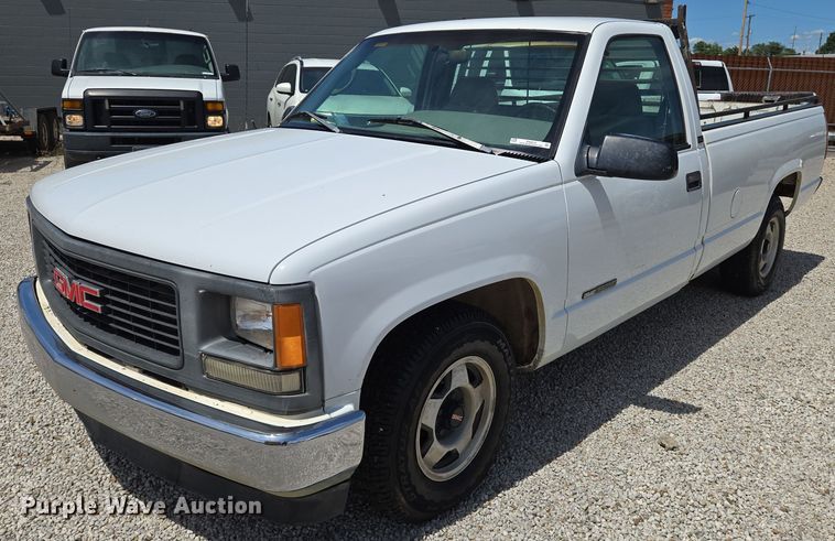 1996 GMC Sierra C1500 pickup truck - EN8212