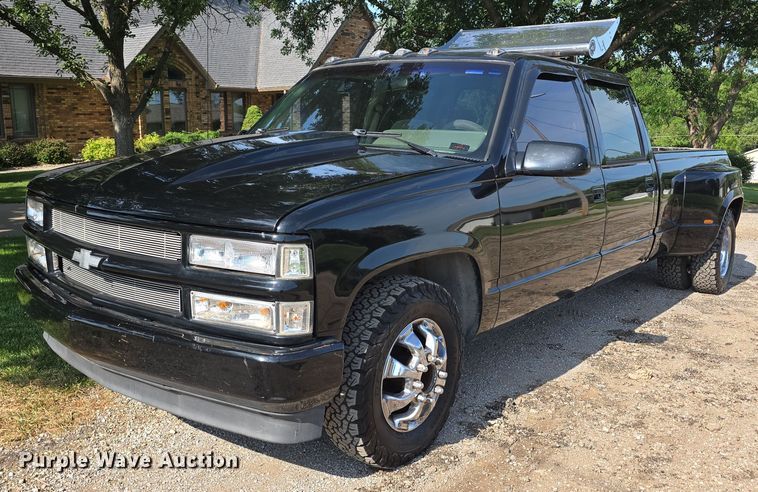 1994 Chevrolet C3500 Crew Cab pickup truck - EO1068