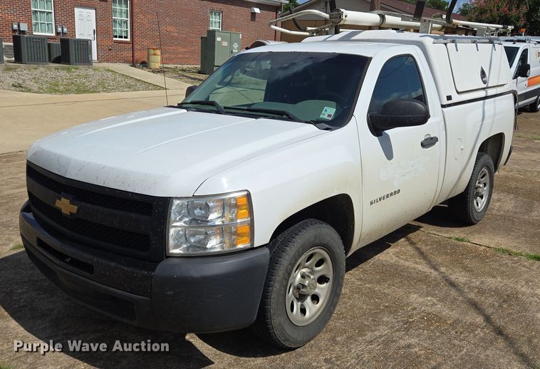 2012 Chevrolet Silverado 1500 pickup truck - EQ2609
