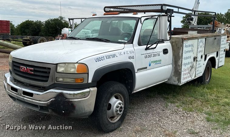 2006 GMC Sierra 3500 utility bed pickup truck - HI9268