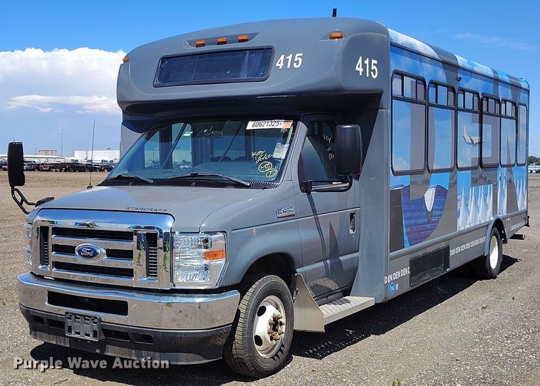 2022 Ford E450 shuttle bus - YA0637