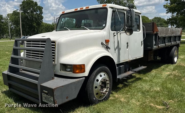 2001 International 4700  Crew Cab dump truck - DI9197