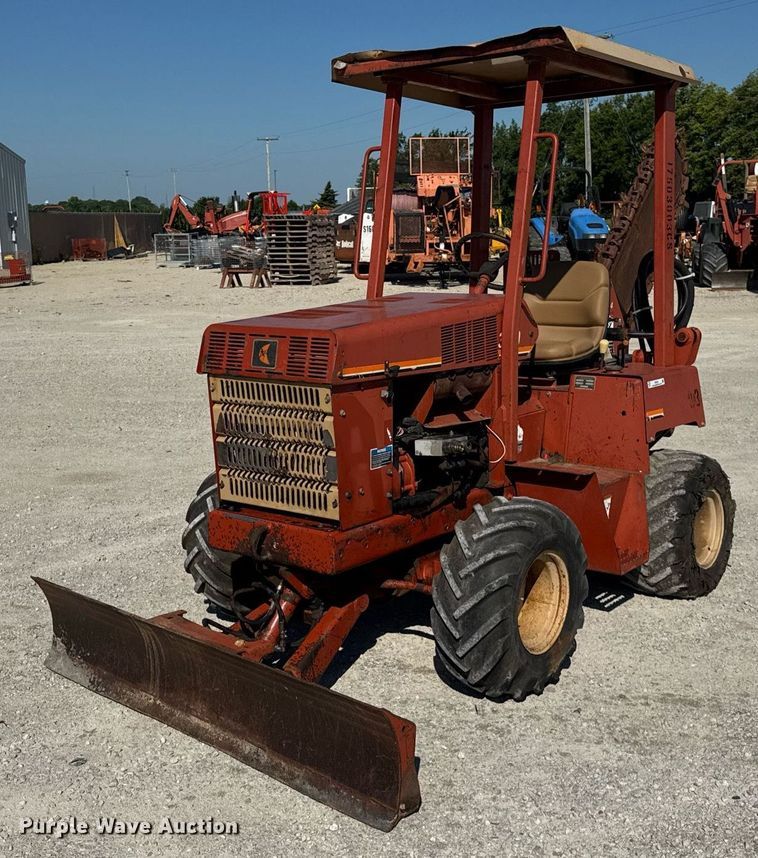 2004 Ditch Witch 3700DD trencher - DI9254