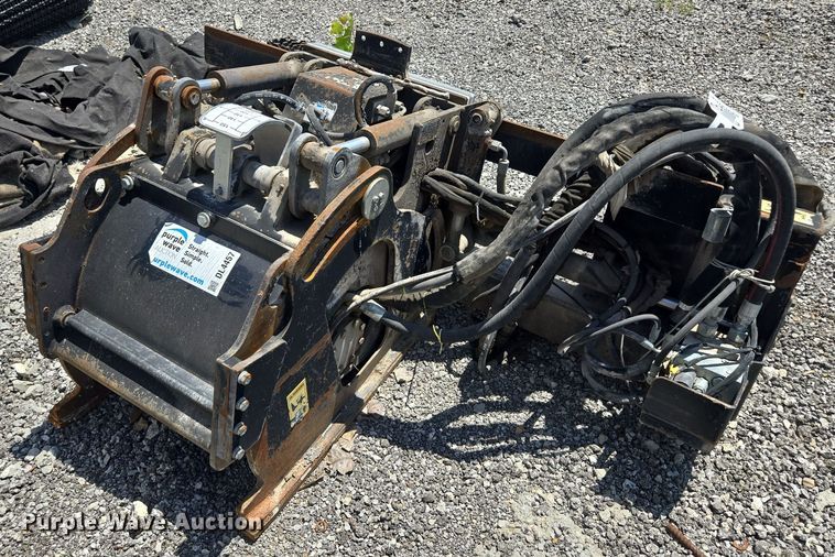 Caterpillar PC203 skid steer cold planer - DL4457