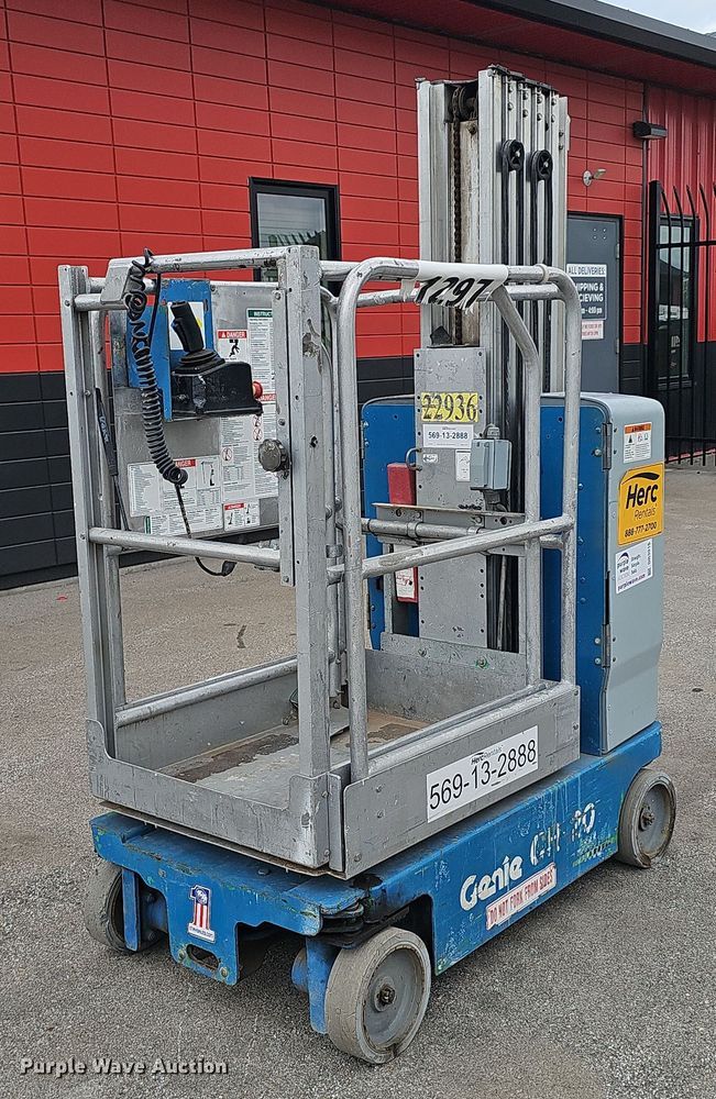 2009 Genie Runabout GR-20 vertical lift - DR3915