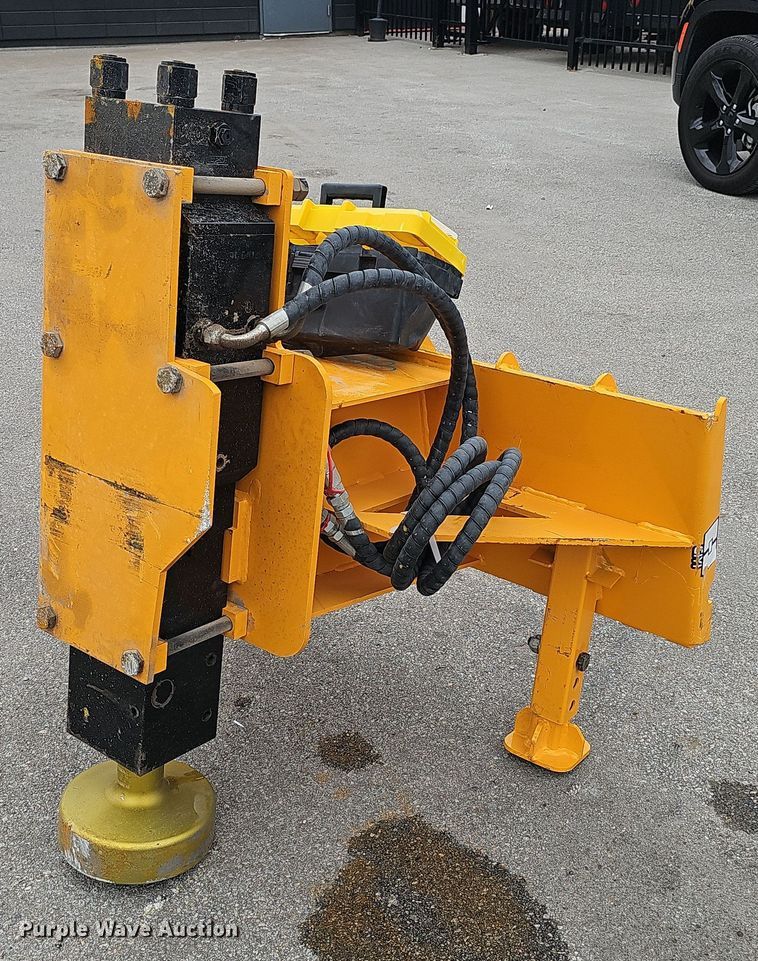 2025 GIYI GY-AD680 skid steer post driver - DR3920