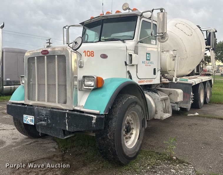 2014 Peterbilt 365 ready mix truck - DS3762
