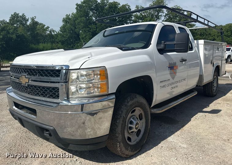 2011 Chevrolet Silverado 2500HD Ext. Cab utility bed pickup truck - DS3775