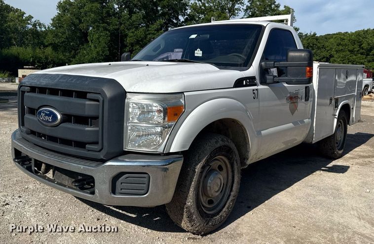 2011 Ford F250 Super Duty utility bed pickup truck - DS3776