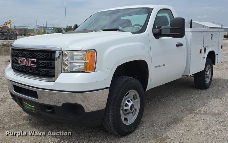 2011 GMC Sierra 2500HD utility bed pickup truck - DT6905