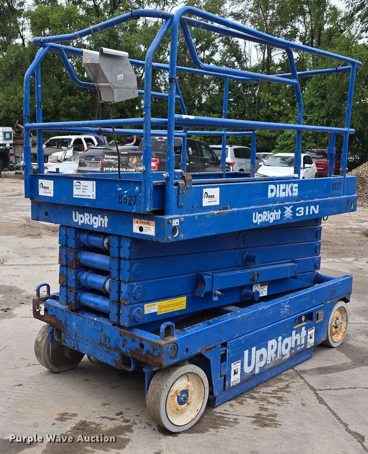 Upright, Inc. 66850-010 scissor lift - DT6993