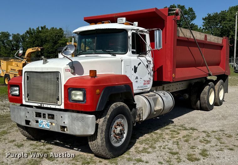 1999 Mack RD690S dump truck - DU9193