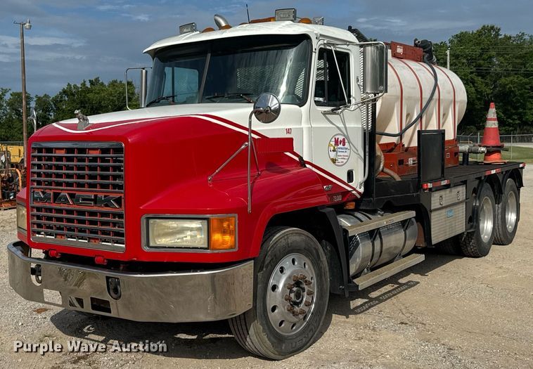 1998 Mack CH613 flatbed truck with mud mixing system - DU9254