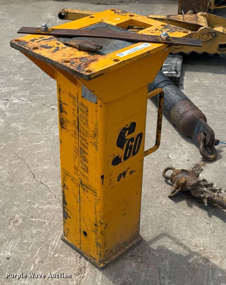 2006 Arrowhead S60 breaker - DU9291