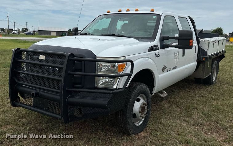 2012 Ford F350 Super Duty XL Crew Cab flatbed pickup truck - DW7130