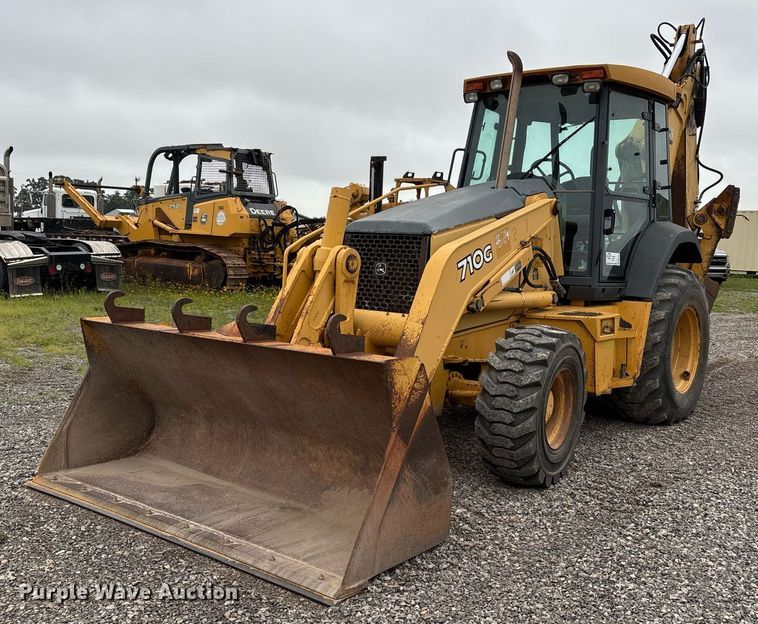 2005 John Deere 710G backhoe - DW7151