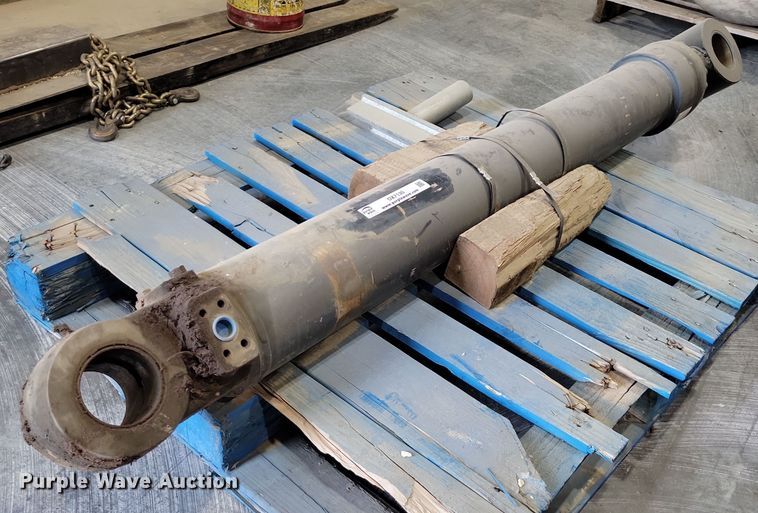 John Deere 350G excavator hydraulic cylinder - DX7130