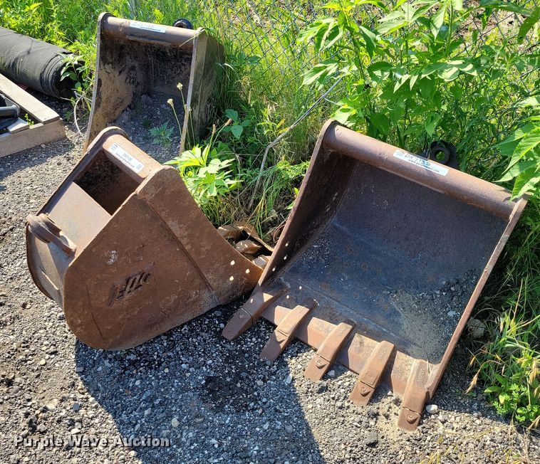 (3) TAG excavator buckets - DX7135