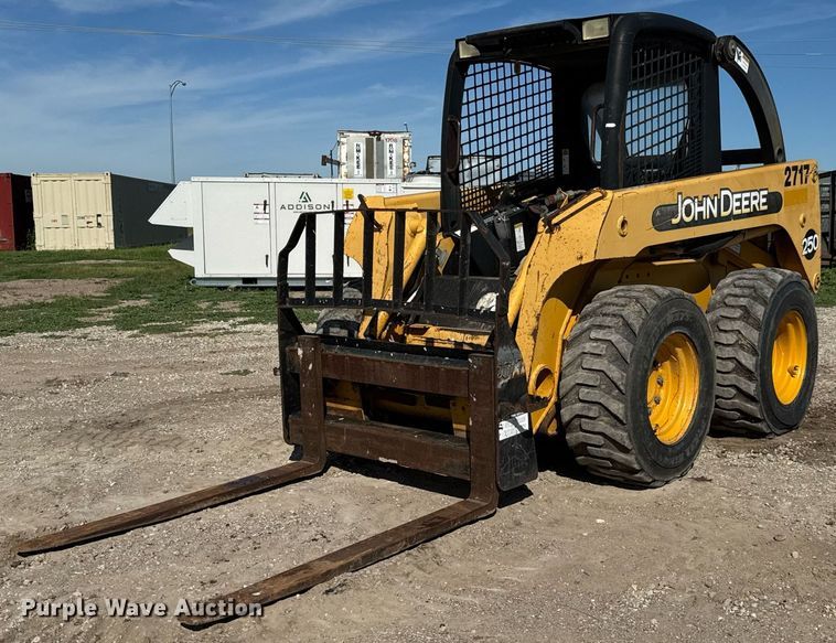 2003 John Deere 250 skid steer loader - DY0244