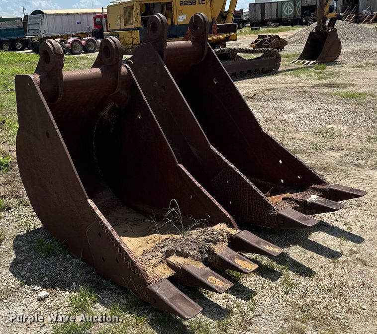 (2) excavator buckets - DY0271
