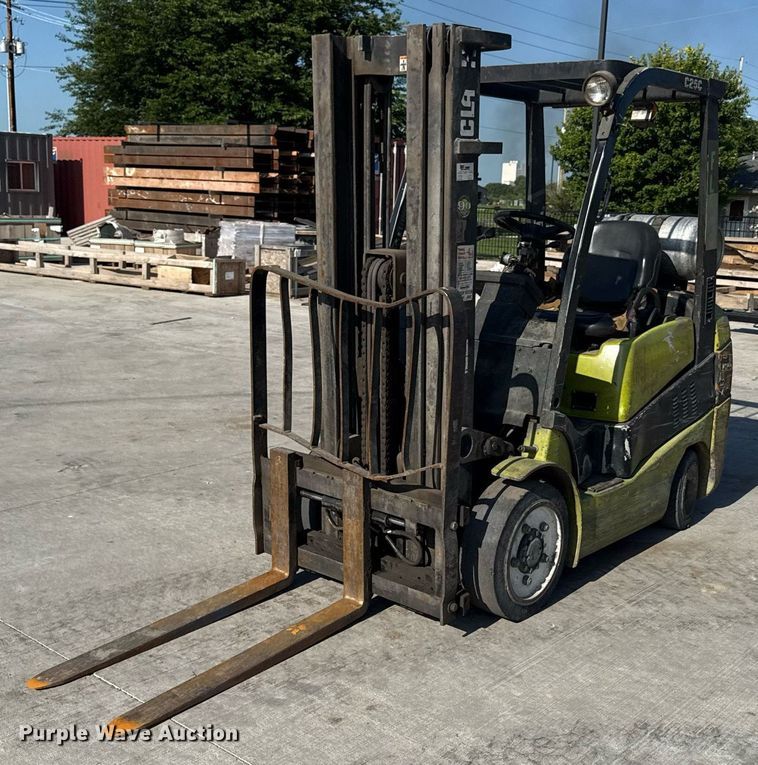 Clark C25C forklift - DY8100