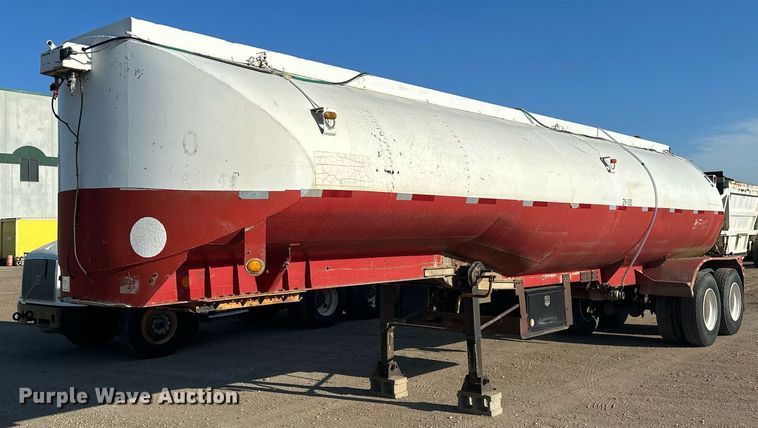 1957 Fruehauf tank trailer - EB2725