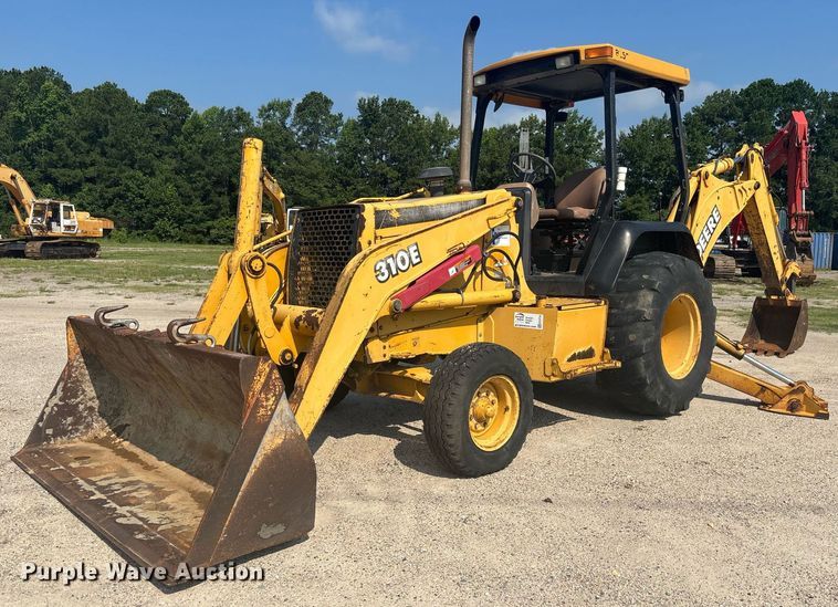 2000 John Deere 310E backhoe - EC3732