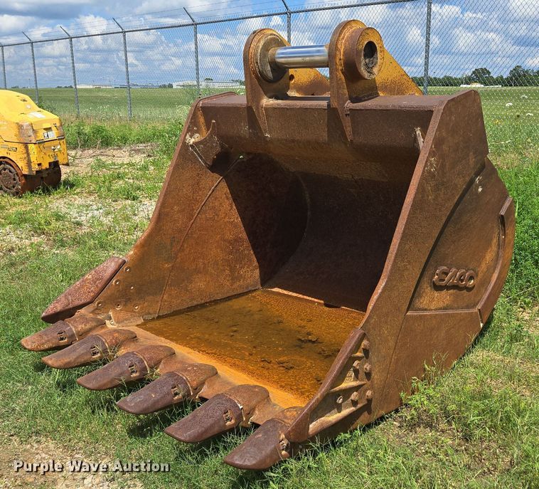 Esco 71" W excavator bucket - ED2111