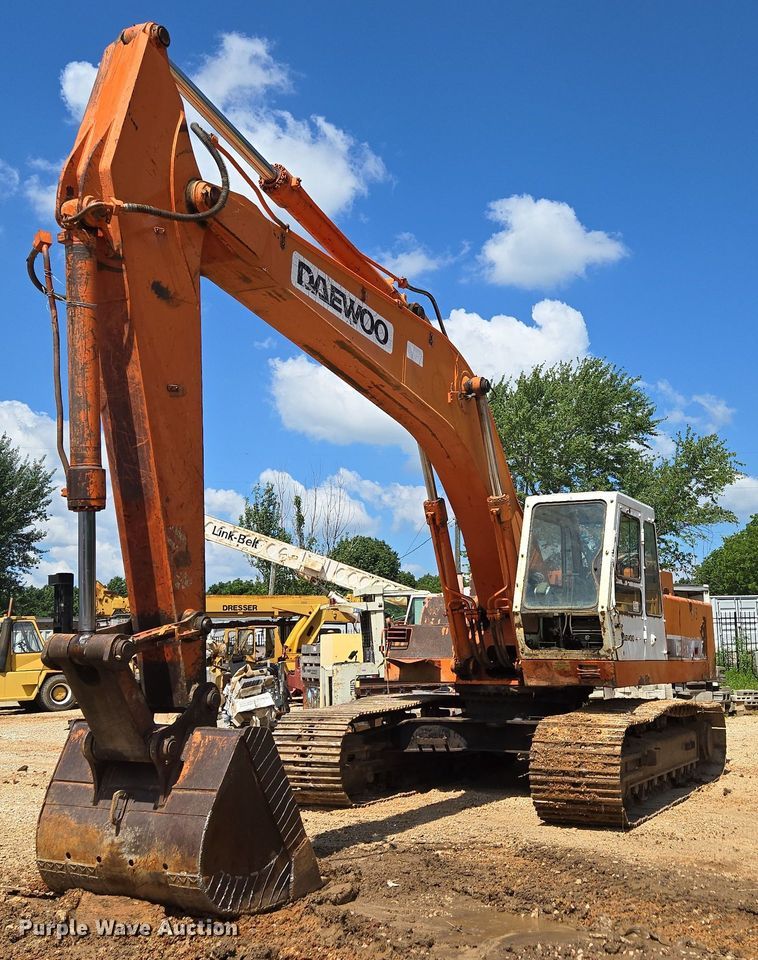 1998 Daewoo DH320 excavator - ED2130
