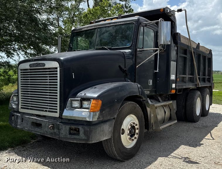 1996 Freightliner FLD dump truck - ED4243