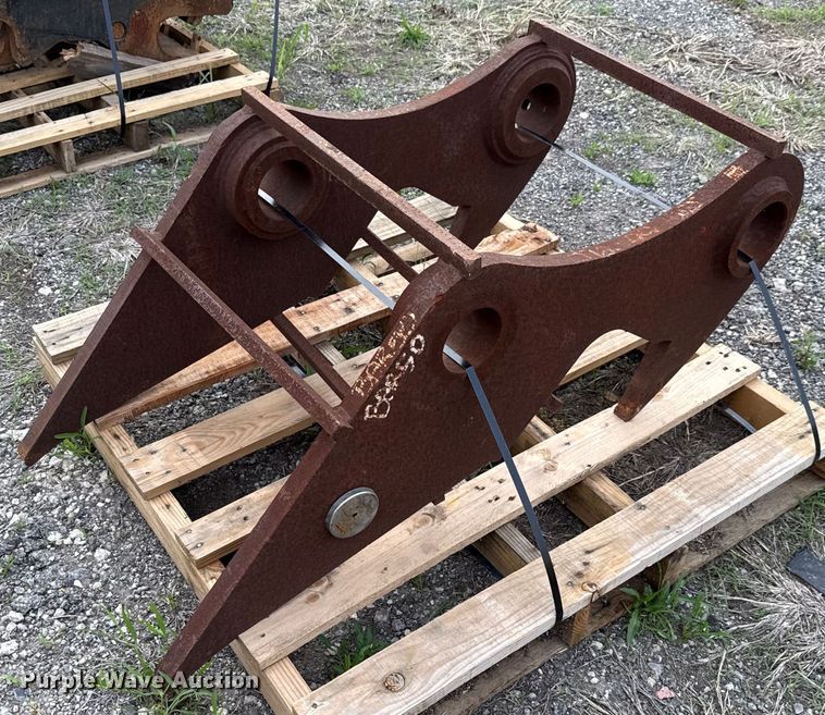 Excavator mounting bracket - ED5646