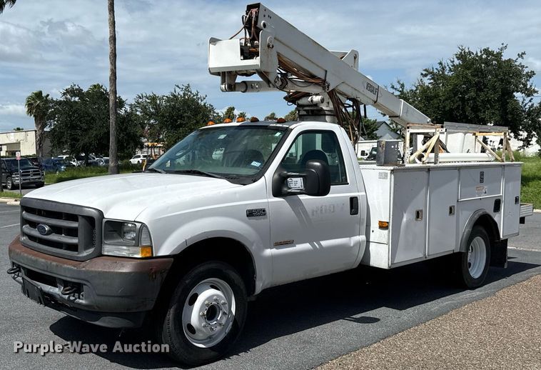 2003 Ford F550 Super Duty XL bucket truck - ED5769