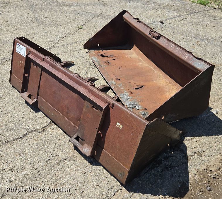 (2) skid steer buckets  - EF1630