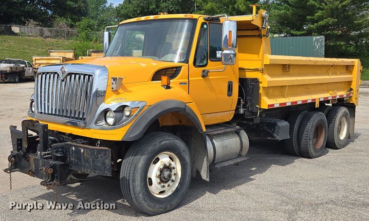 2011 International SF547 dump truck - EF1671