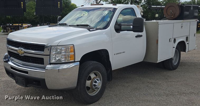 2009 Chevrolet Silverado 3500HD utility bed pickup truck - EF1677
