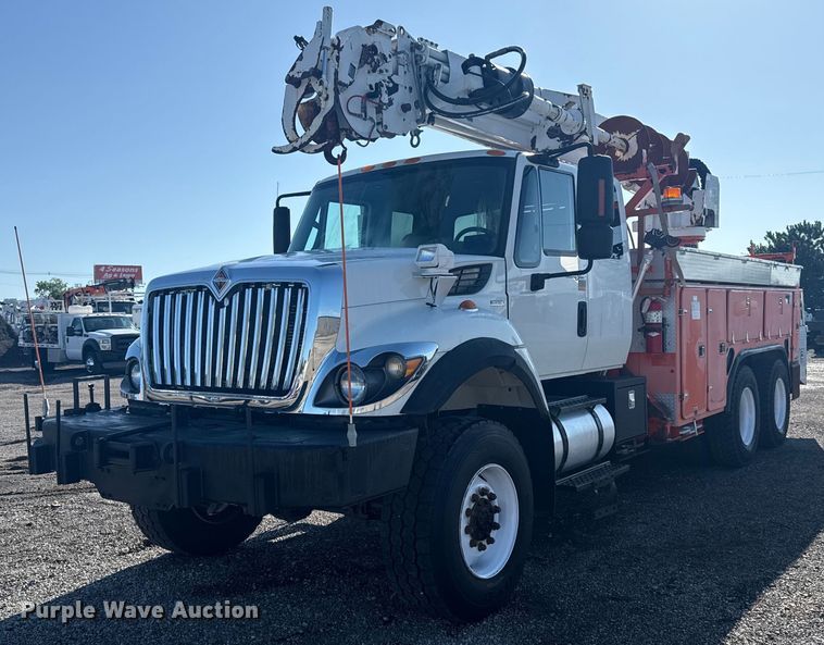 2011 International 7500 Ext. Cab digger derrick truck - EG5932