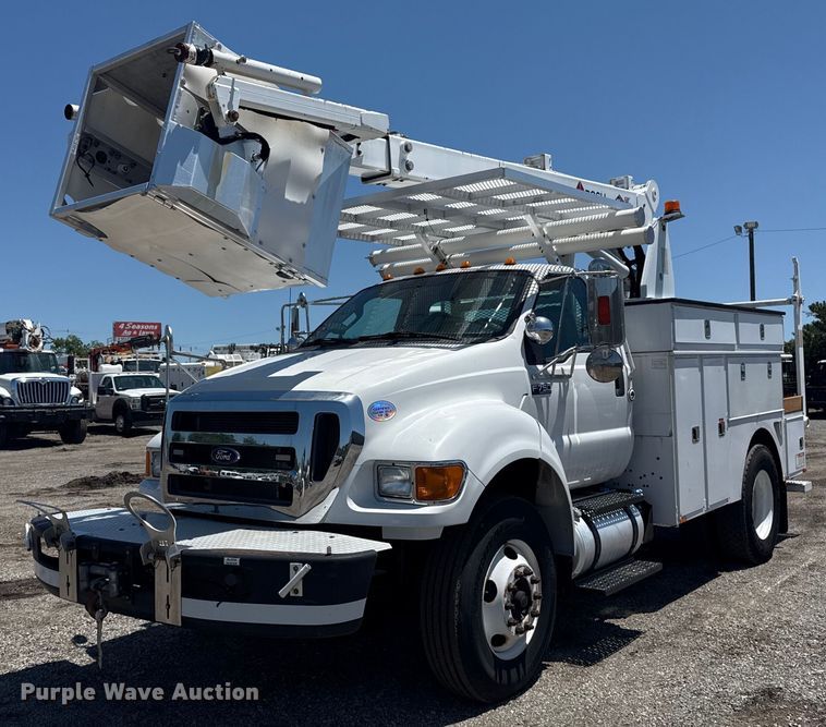 2015 Ford F750 Super Duty cable placer bucket truck - EG5937