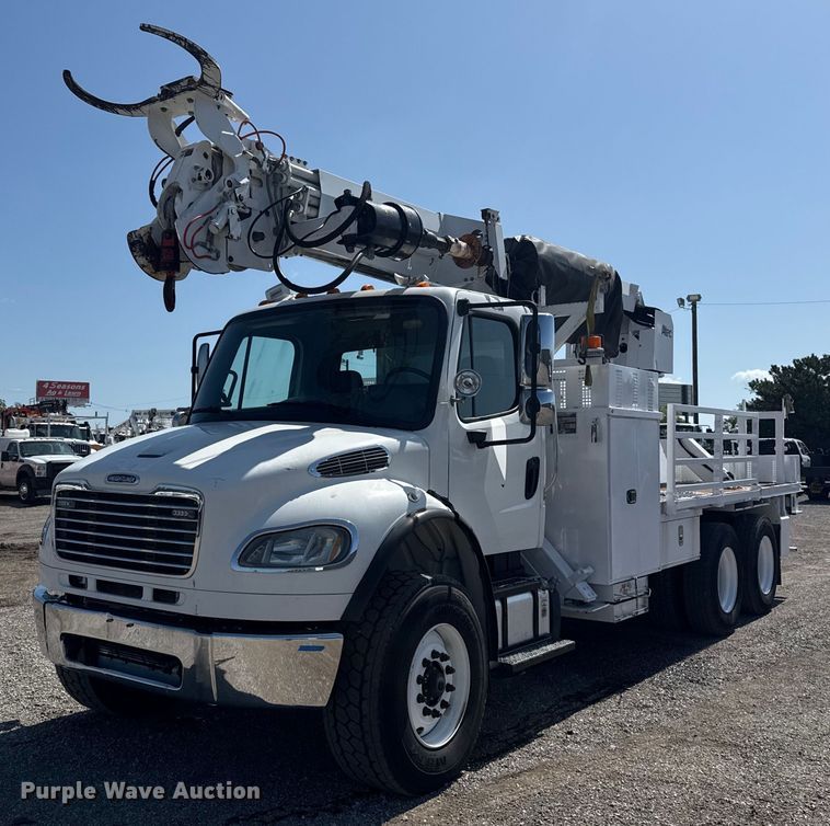 2013 Freightliner Business Class M2 digger derrick truck - EG5948