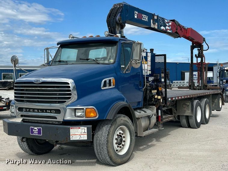 2007 Sterling Truck L9500 Series crane truck - EK8081