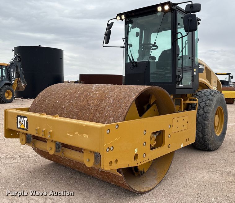 2017 Caterpillar CS56B single drum vibratory roller - EL2144