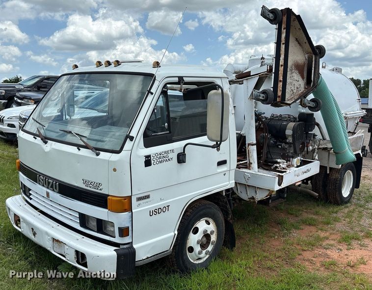 1995 Isuzu NPR vacuum truck - EL2150