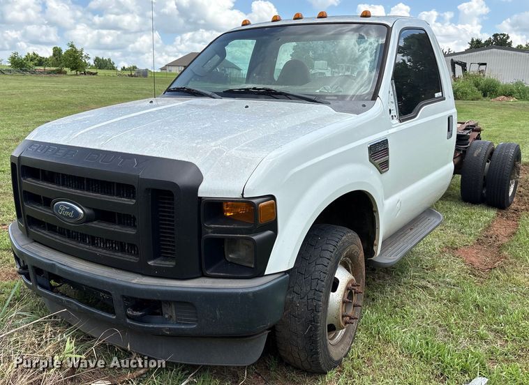 2009 Ford F350 Super Duty XL pickup truck cab and chassis - EL2156