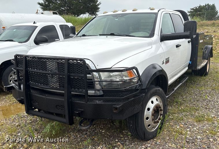 2012 Dodge Ram 5500 Crew Cab flatbed truck - EM2596