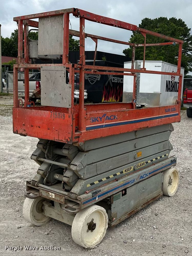 2007 SkyJack SJIII 3226 scissor lift - EN3767