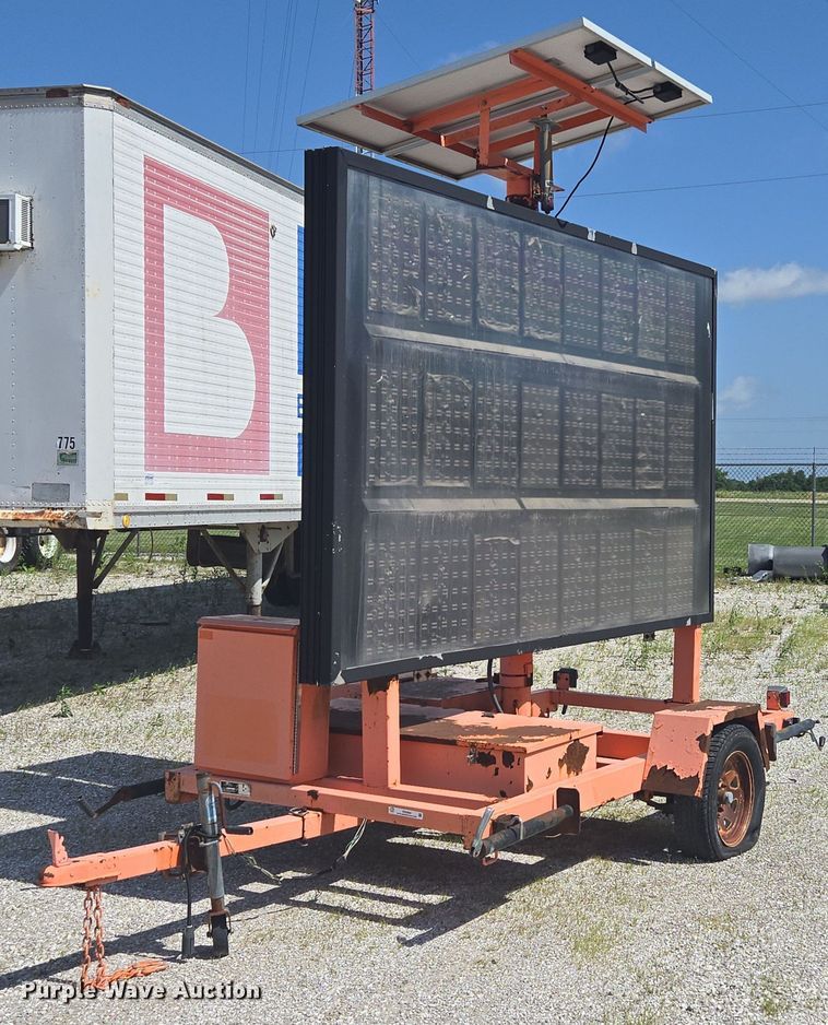 K&K message board trailer  - EN3894